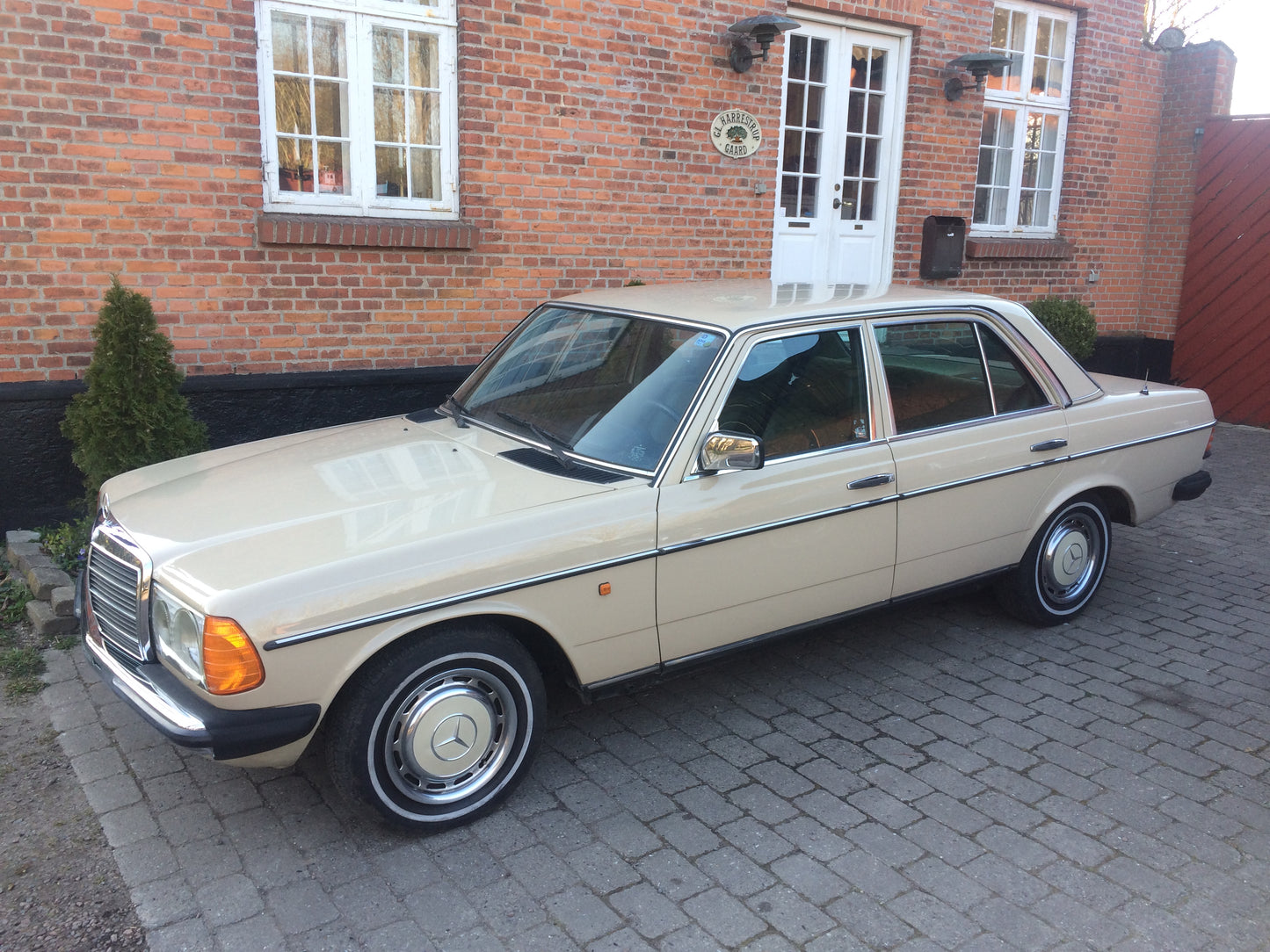 Mercedes-Benz 200