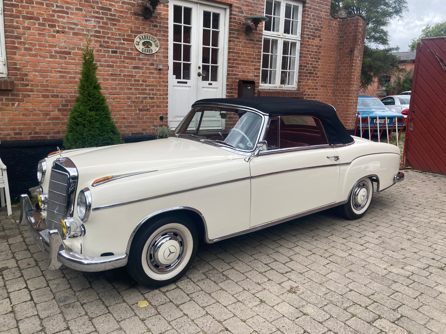 Mercedes-Benz 220S Ponton Cabriolet