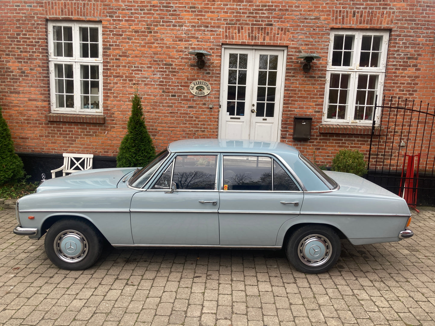 Mercedes-Benz 230.6