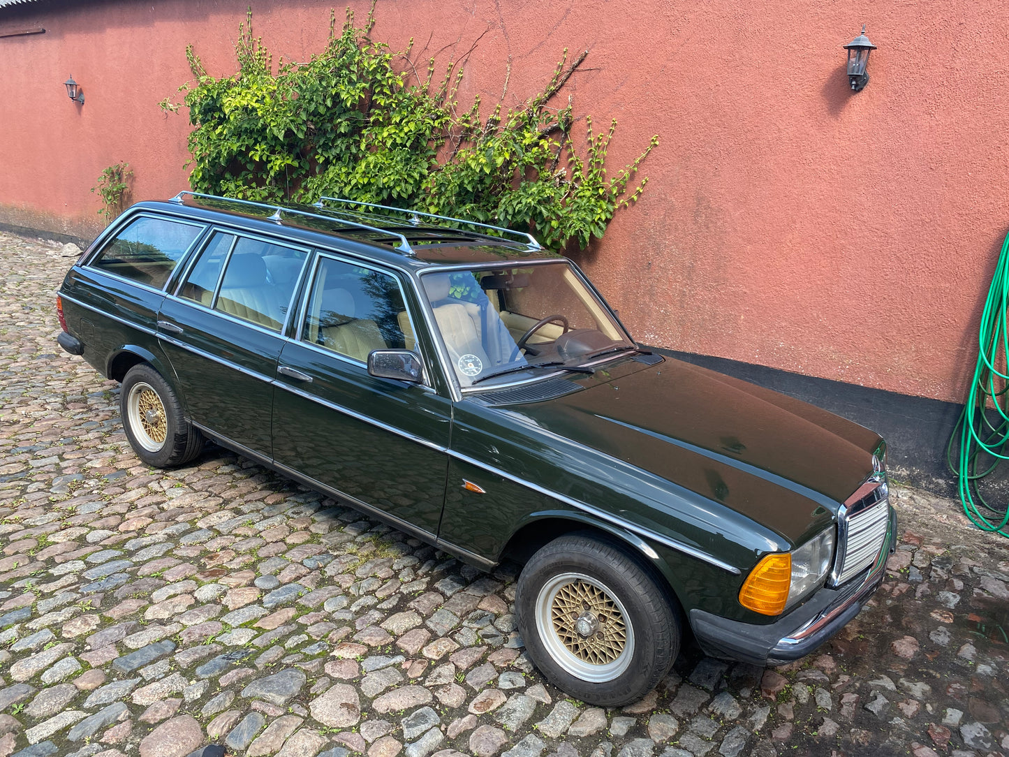 Mercedes-Benz 230TE