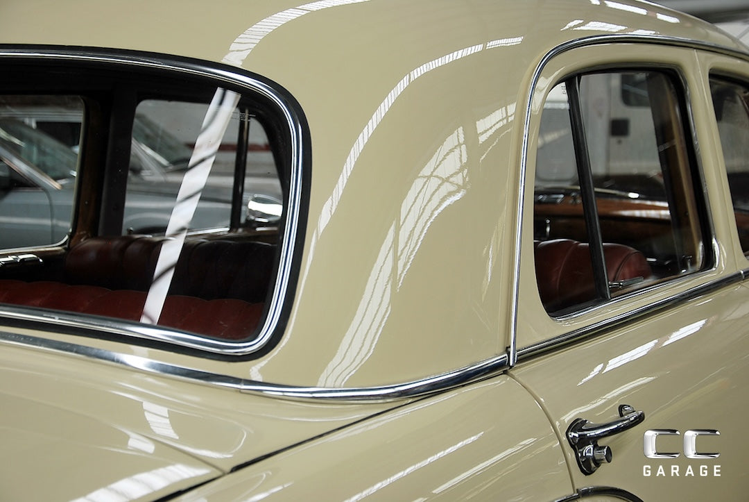 Mercedes-Benz 220S Ponton